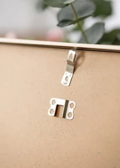 Aluminiumramme Messing 70x100 cm - Passepartout Hvid 60x90 cm