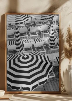 Black and White Beach Umbrellas Plakat (21x29.7 cm (A4))