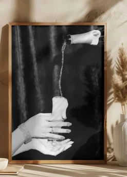 Champagne Hands Bw Plakat (21x29.7 cm (A4))