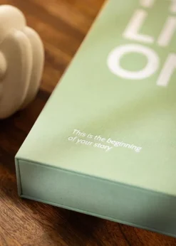 KAILA HI LITTLE ONE Mint - Coffee Table Photo Album (60 Sorte Sidere)