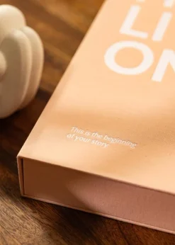 KAILA HI LITTLE ONE Pink - Coffee Table Photo Album (60 Sorte Sider / 30 Blade)