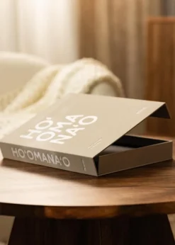 KAILA HO'OMANA'O - Coffee Table Photo Album (60 Sorte Sider / 30 Blade)