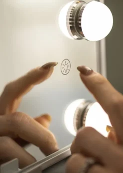 KAILA Makeupspejl Hollywood 12 med Trådløs Oplader Hvid 30x41 cm