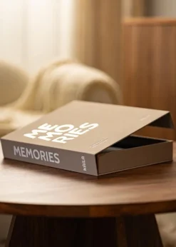KAILA MEMORIES Grey/White - Coffee Table Photo Album (60 Sorte Sider / 30 Blade)