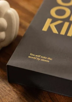 KAILA ONE OF A KIND Black - Coffee Table Photo Album (60 Sorte Sider / 30 Blade)