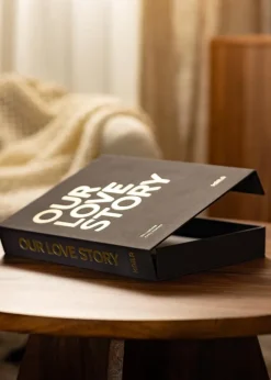 KAILA OUR LOVE STORY Black - Coffee Table Photo Album (60 Sorte Sider)