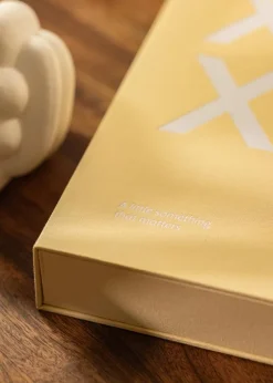 KAILA XOXO Yellow - Coffee Table Photo Album (60 Sorte Sider / 30 Blade)