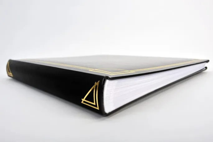 Kvadrat Sort - 30x30 cm (100 Hvide sider / 50 blade)