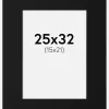 Passepartout Sort Standard (Hvid kerne) 25x32 cm (15x21)