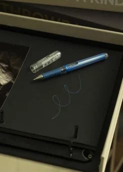 Pentel K230-MCO - metallic Blå albumpen - 1 mm