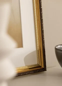 Ramme Abisko Guld 50x60 cm - Passepartout Hvid 15x20 inches (38,1x50,8 cm)