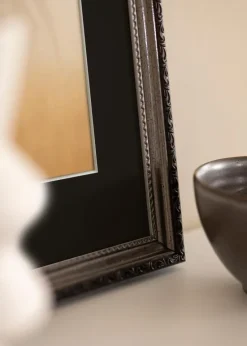 Ramme Abisko Sølv 50x70 cm - Passepartout Sort 33x56 cm