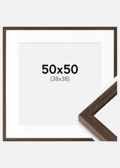 Ramme Ares Valnød 50x50 cm - Passepartout Hvid 39x39 cm