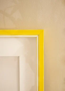 Ramme Diana Gul 62x93 cm - Passepartout Hvid 45x80 cm