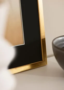 Ramme Edsbyn Guld 30x30 cm - Passepartout Sort 8x8 inches