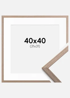 Ramme Edsbyn Lys Valnød 40x40 cm - Passepartout Hvid 32x32 cm