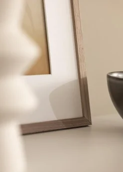 Ramme Edsbyn Lys Valnød 50x60 cm - Passepartout Hvid 14x18 inches