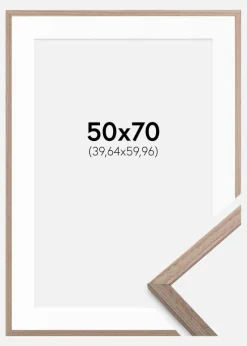 Ramme Edsbyn Lys Valnød 50x70 cm - Passepartout Hvid 16x24 inches