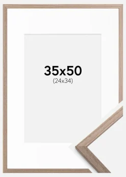 Ramme Edsbyn Lys Valnød 35x50 cm - Passepartout Hvid 25x35 cm