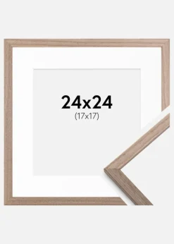 Ramme Edsbyn Lys Valnød 24x24 cm - Passepartout Hvid 18x18 cm