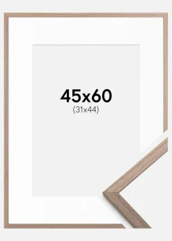 Ramme Edsbyn Lys Valnød 45x60 cm - Passepartout Hvid 32x45 cm