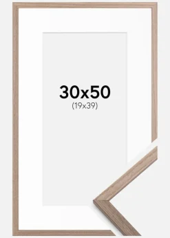 Ramme Edsbyn Lys Valnød 30x50 cm - Passepartout Hvid 20x40 cm