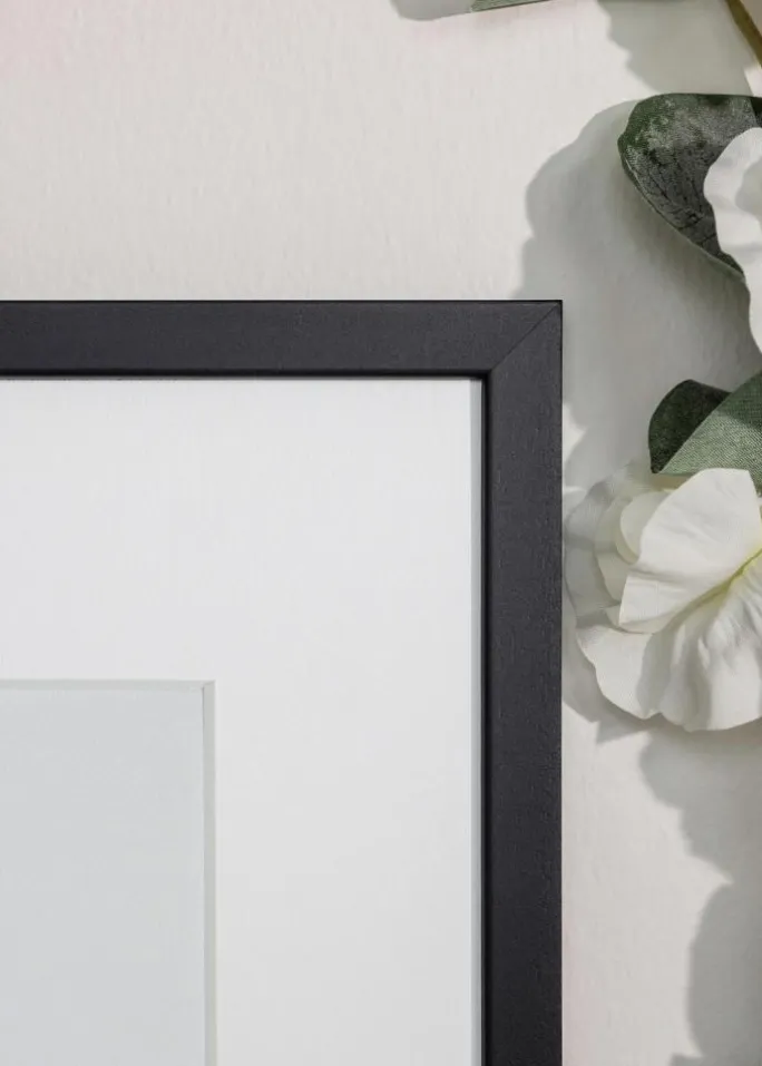 Ramme Edsbyn Sort 40x55 cm - Passepartout Hvid 29x45 cm