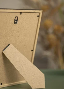 Ramme Edsbyn Valnød 15x20 cm - Passepartout Hvid 10x15 cm