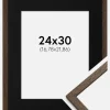 Ramme Edsbyn Valnød 24x30 cm - Passepartout Sort 7x9 inches