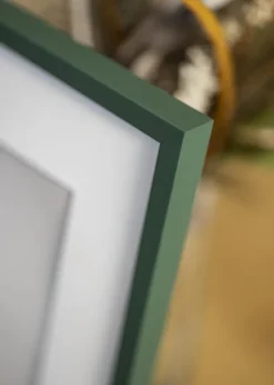 Ramme E-Line Grøn 70x100 cm - Passepartout Hvid 60x90 cm