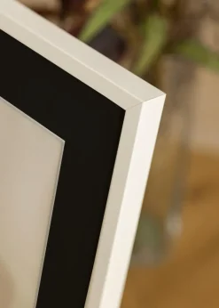 Ramme E-Line Hvid 50x70 cm - Passepartout Sort 42x59,4 cm (A2)