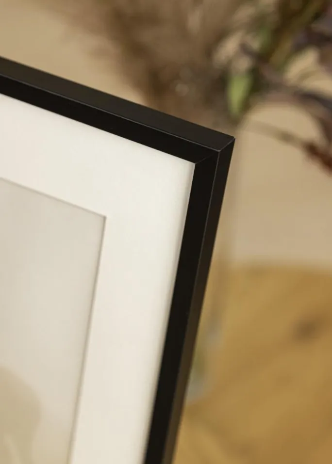 Ramme E-Line Sort 30x40 cm - Passepartout Hvid 21x30 cm