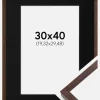 Ramme E-Line Valnød 30x40 cm - Passepartout Sort 8x12 inches