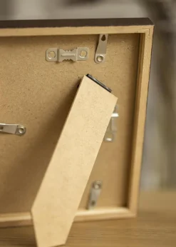 Ramme E-Line Valnød 13x18 cm - Passepartout Sort 3,5x5 inches