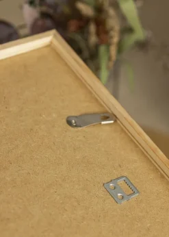 Ramme E-Line Valnød 70x100 cm - Passepartout Hvid 62x85 cm