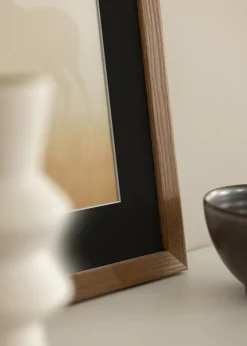 Ramme Fiorito Mørk Eg 40x60 cm - Passepartout Sort 25x50 cm