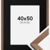Ramme Fiorito Mørk Eg 40x50 cm - Passepartout Sort 27,5x37 cm