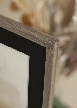 Ramme Fiorito Valnød 40x50 cm - Passepartout Sort 28x35 cm