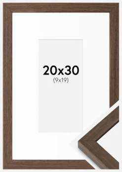Ramme Hermes Valnød 20x30 cm - Passepartout Hvid 10x20 cm