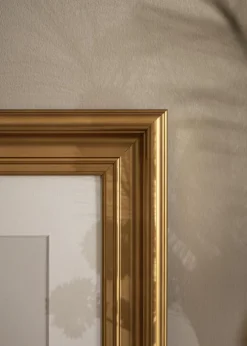 Ramme Mora Premium Guld 50x70 cm - Passepartout Hvid 42x59,4 cm (A2)