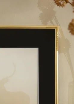 Ramme New Lifestyle Guld 60x90 cm - Passepartout Sort 40x70 cm
