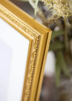 Ramme Ornate Guld 40x50 cm - Passepartout Hvid 27,5x37 cm