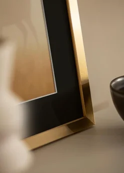 Ramme Selection Guld 60x80 cm - Passepartout Sort 50x65 cm