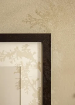 Ramme Selection Valnød 40x50 cm - Passepartout Hvid 27x35 cm