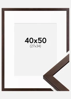 Ramme Selection Valnød 40x50 cm - Passepartout Hvid 28x35 cm