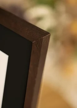 Ramme Selection Valnød 70x90 cm - Passepartout Sort 55x70 cm