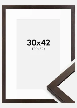 Ramme Selection Valnød 30x42 cm - Passepartout Hvid 21x33 cm