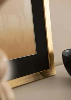 Ramme Stilren Guld 35x50 cm - Passepartout Sort 25x35 cm