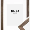 Ramme Stilren Valnød 18x24 cm - Passepartout Hvid 13x18 cm