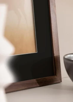 Ramme Stilren Valnød 40x60 cm - Passepartout Sort 30x50 cm